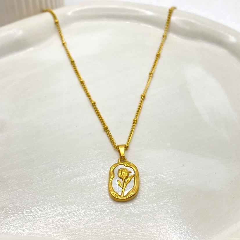 Belle Rose Necklace