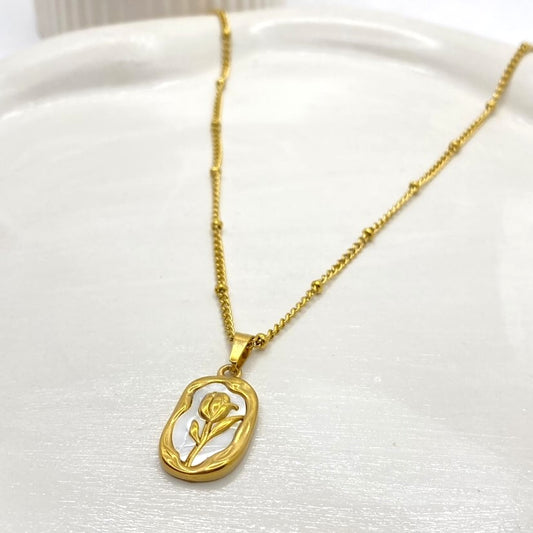 Belle Rose Necklace
