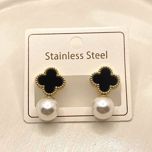 Black Clover Pearl Earring