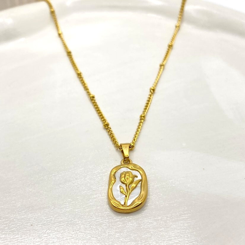 Belle Rose Necklace