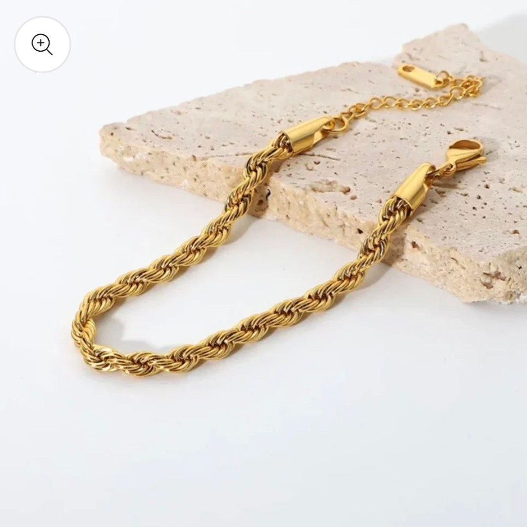 Milas Twisted Bracelet